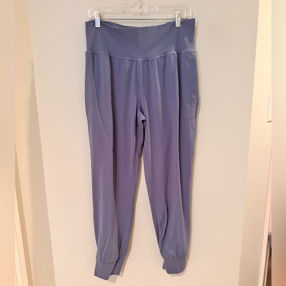 Athleta Salutation Jogger - Large
